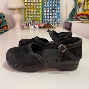 Black Velvet Dansko Mary Jane Platform Clogs With Strap Size 40/ Womens 9.5